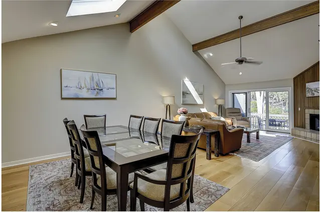 Dining area at Turtle Lane Club 9