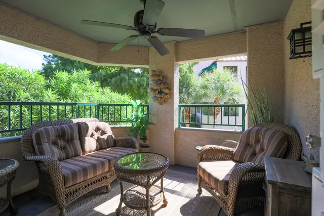 Screened porch at Anchorage Villas 7477
