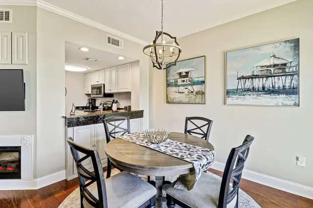 Dining area at Captains Quarters 253