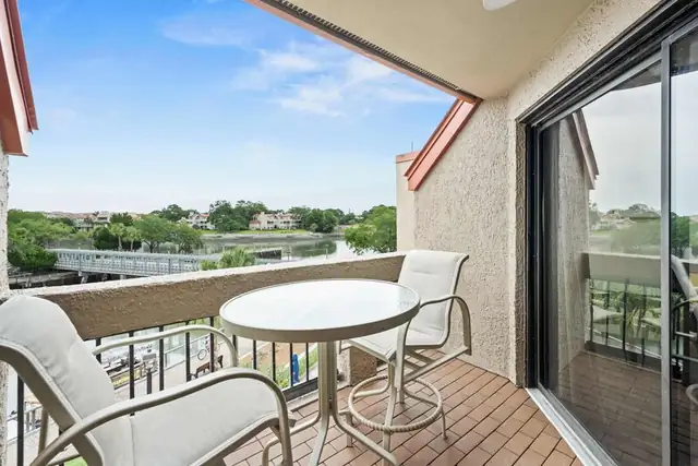 Balcony at Harbourside I and II 7123