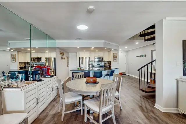 Kitchen at Harbourside I and II 7127
