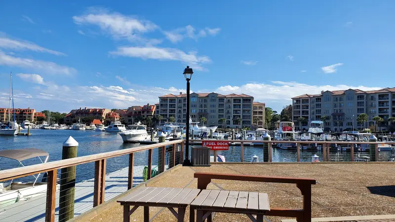 Harbour shops and restaurants
