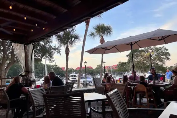 Top Dawg Tavern & Pizzeria