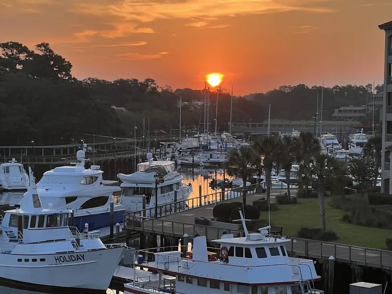 Yacht Club Villas