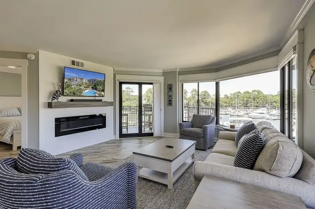 Living room at Yacht Club Villas 7548