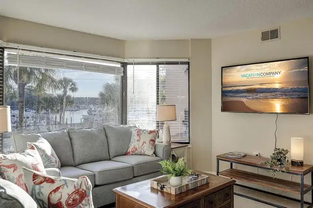 Living room at Yacht Club Villas 7526