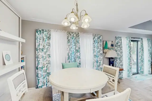 Dining area at Beachwalk 149