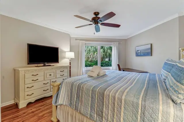 Bedroom at Colonnade Club 145