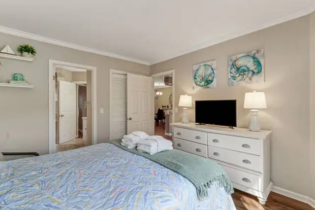 Bedroom at Colonnade Club 145