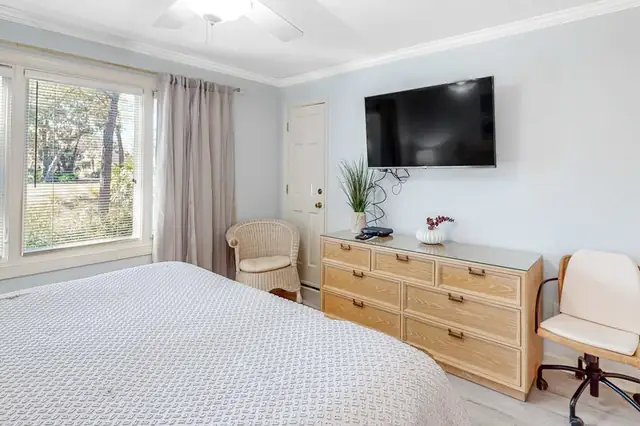 Bedroom at Colonnade Club 151