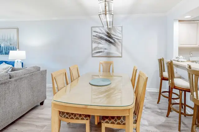 Dining area at Colonnade Club 151