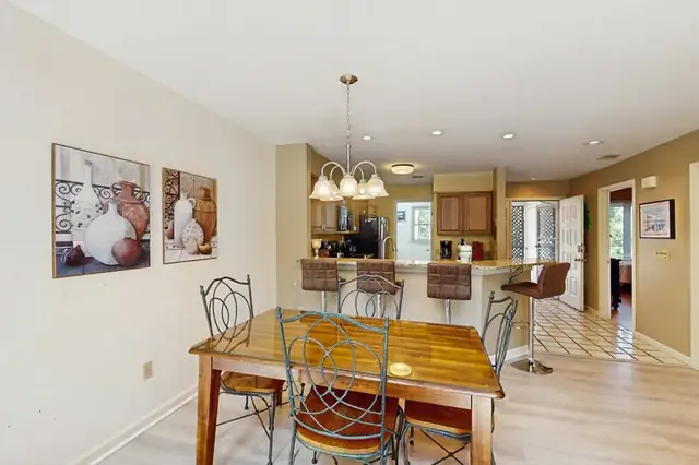 Dining area at Colonnade Club 152