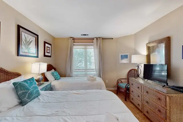 Bedroom at Colonnade Club 204