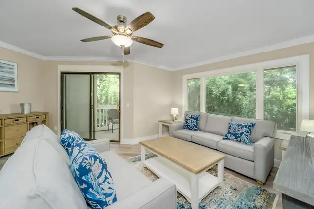 Living room at Colonnade Club 205