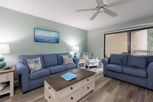 Living room at Colonnade Club 167