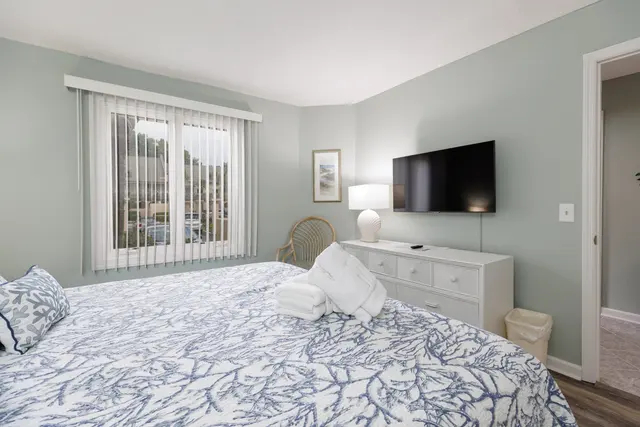 Bedroom at Colonnade Club 167