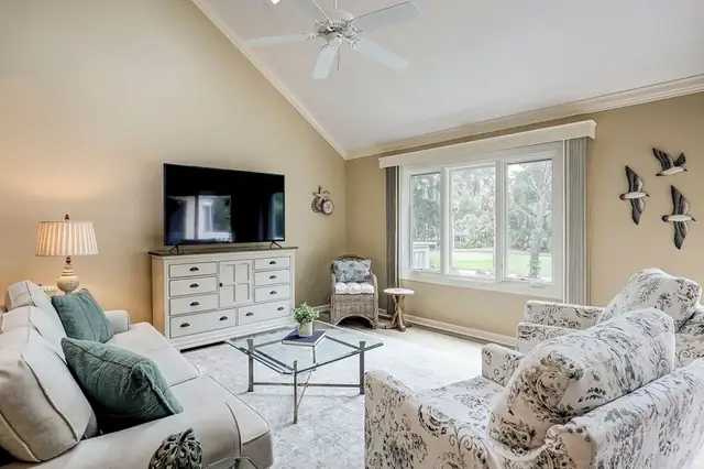 Living room at Colonnade Club 150