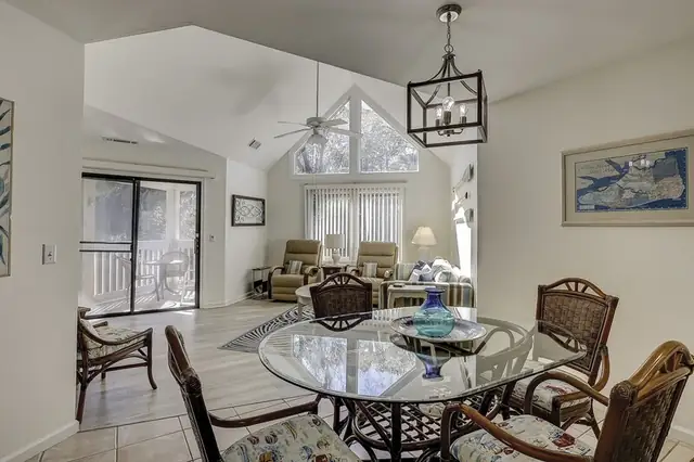 Living room at Colonnade Club 206