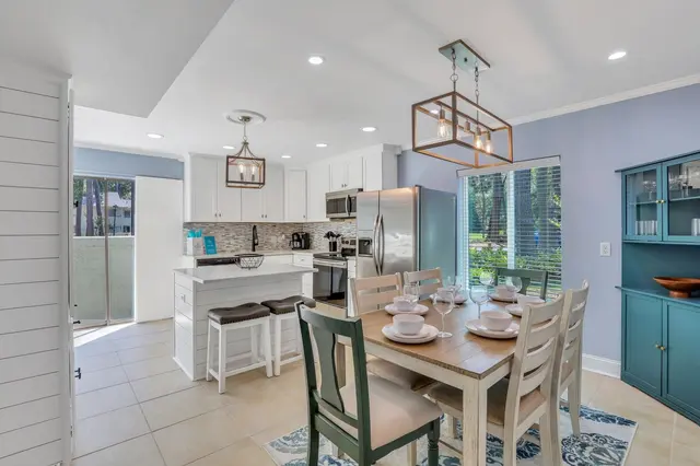 Dining area at Harbourmaster 206