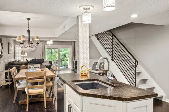 Kitchen at Sailmaster 29 Sailmaster Common