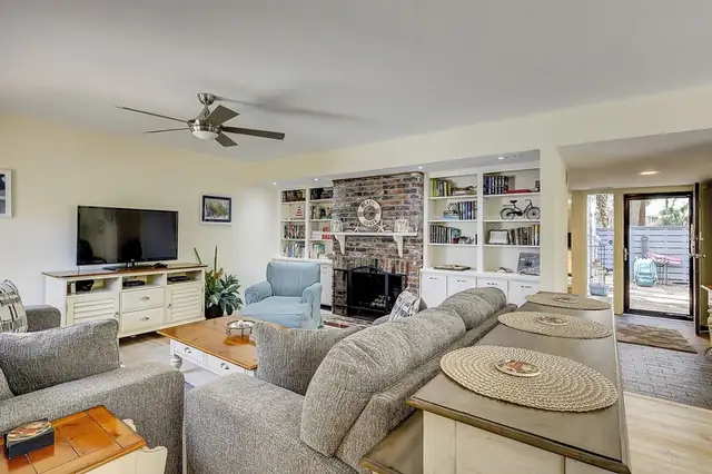 Living room at Shipmaster 501