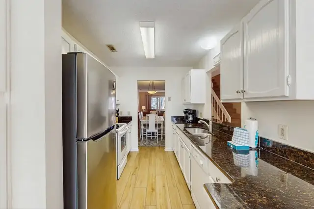 Kitchen at Tennismaster 302