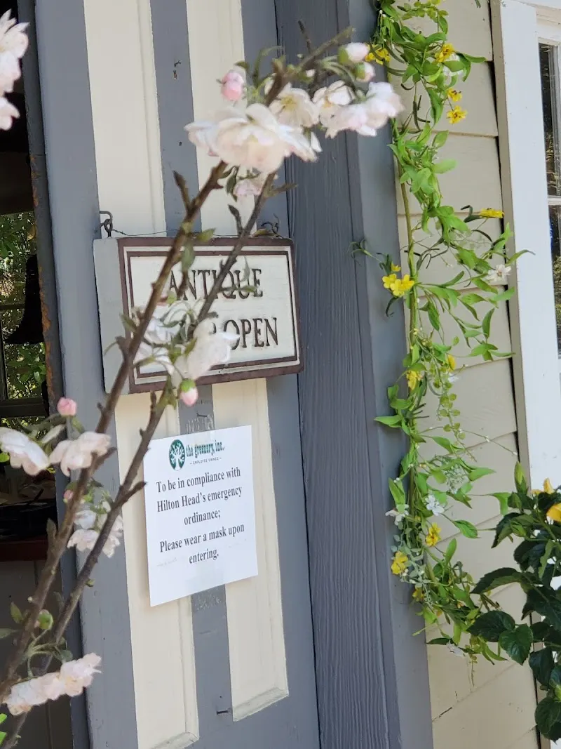Antiques & Garden Collectibles
