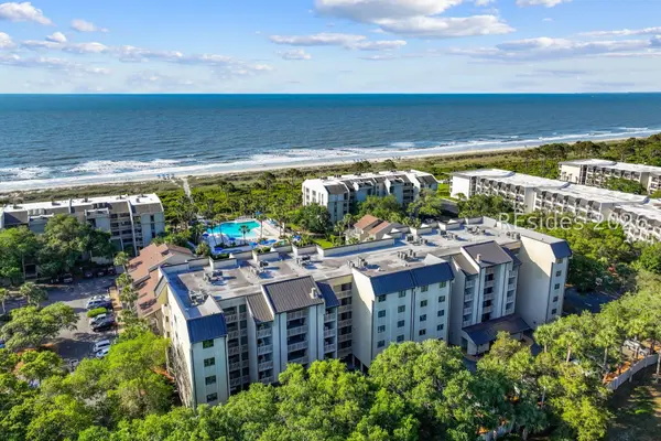 21 S Forest Beach Drive 136, Hilton Head Island: home for sale in Shorewood Villas