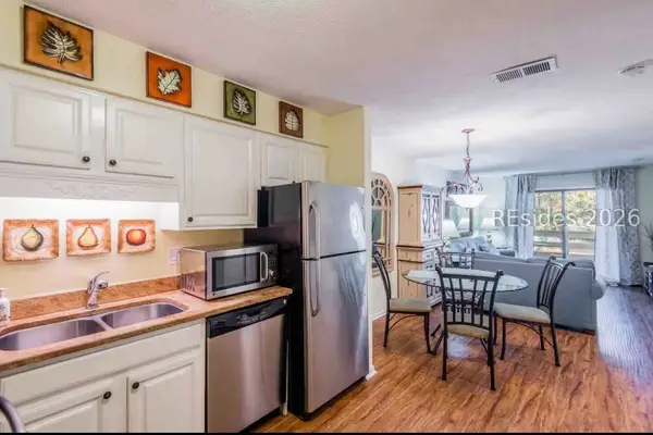 45 Folly Field Road 13E, Hilton Head Island: home for sale in Fiddlers Cove
