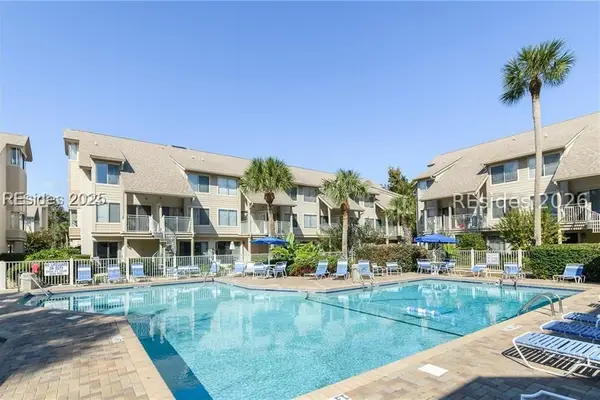 15 Deallyon Avenue 47, Hilton Head Island: home for sale in Courtside Villas