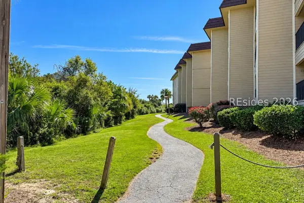 40 Folly Field Road C325, Hilton Head Island: condo for sale in Hilton Head Beach & Tennis