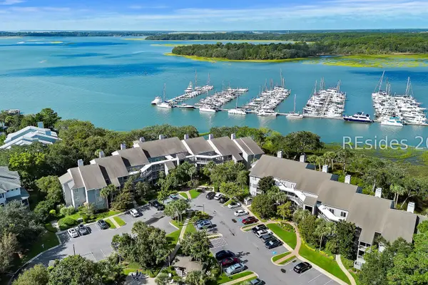 73 Skull Creek Drive 207, Hilton Head Island: villa or condo for sale in Mariners Point