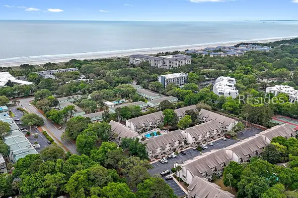 15 Deallyon Avenue 21, Hilton Head Island: home for sale in Courtside Villas